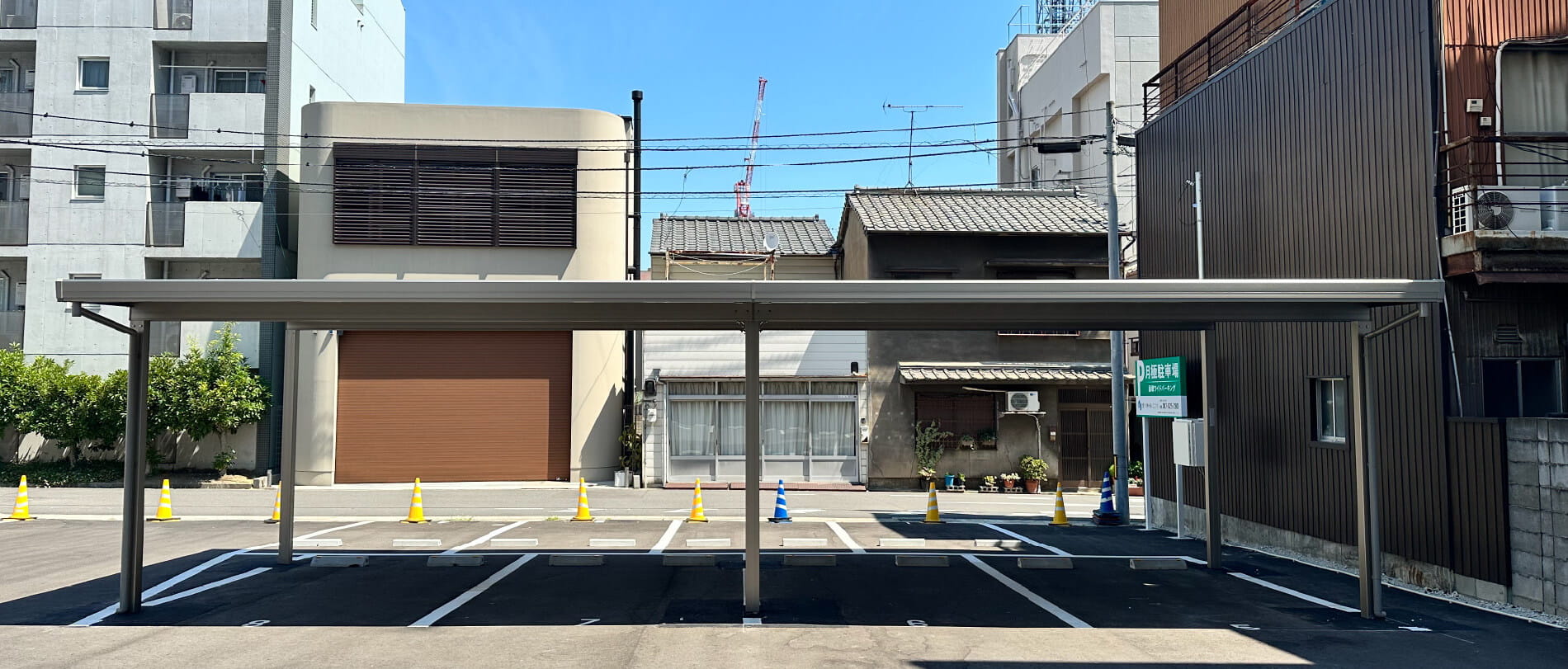 屋根付き駐車場